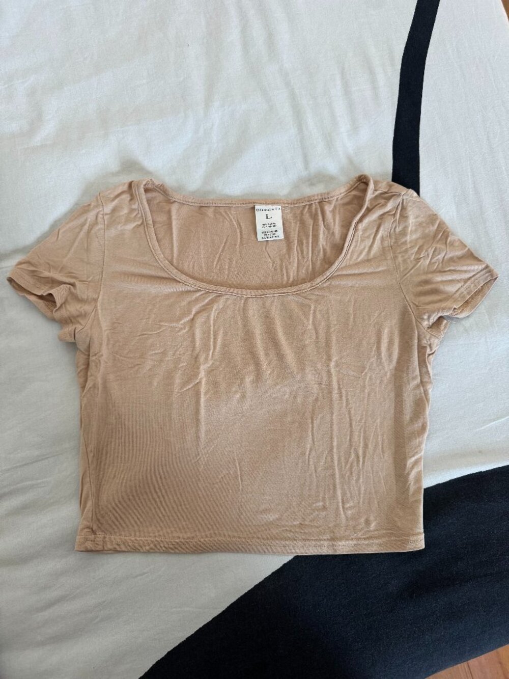 OThread & Co. Beige Crop Top | Soft Scoop Neck Short Sleeve Tee Sz L